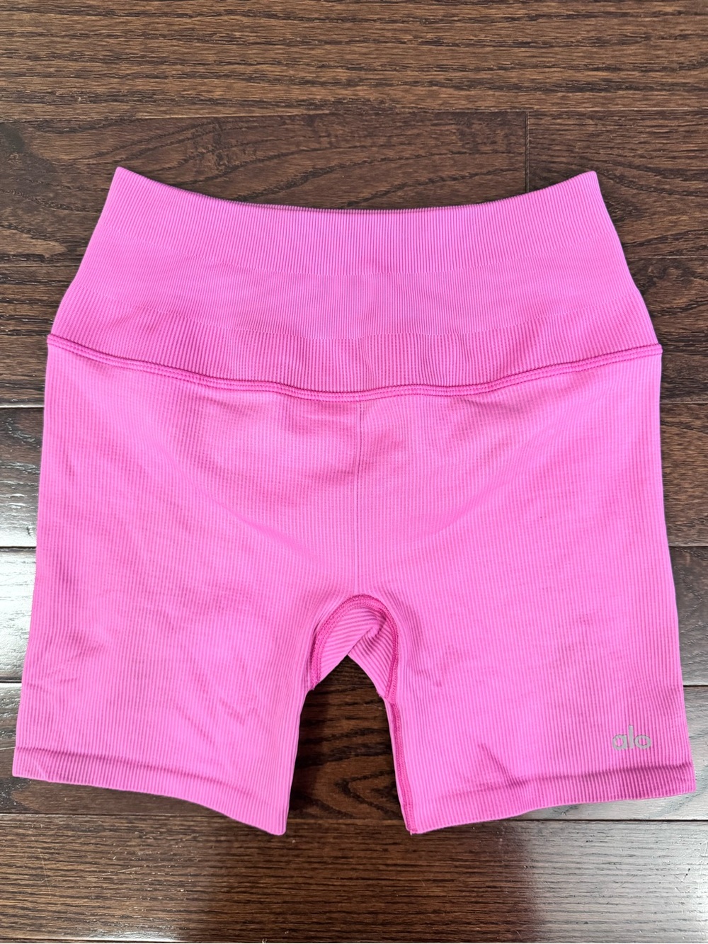 ALO Yoga 5" Seamless Ribbed Favorite Short Pink Size XS *READ Description - Picture 2 of 9